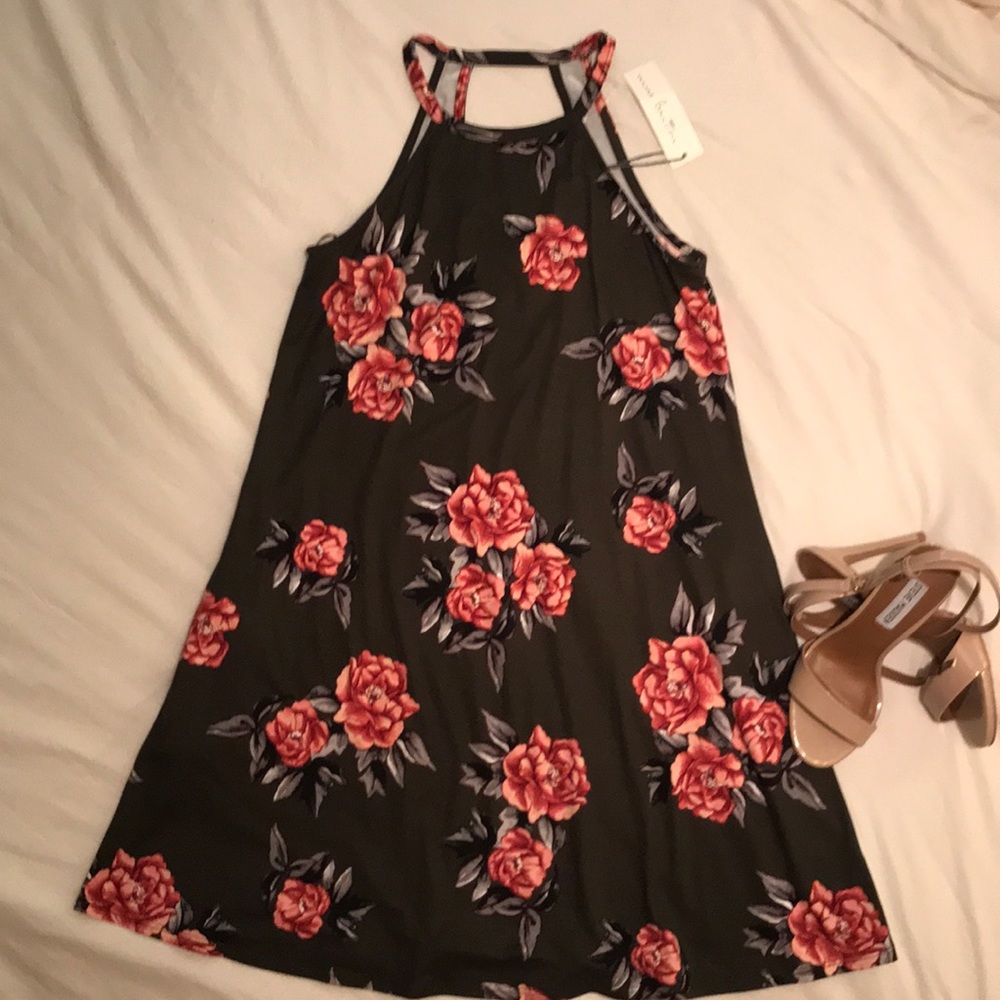 Loose fitting dress with pockets